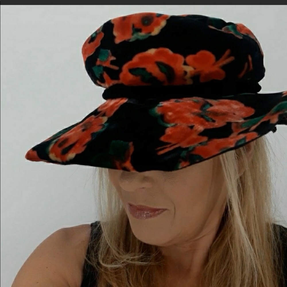 ❤️Vtg Sally Victor Velvet Bucket Hat